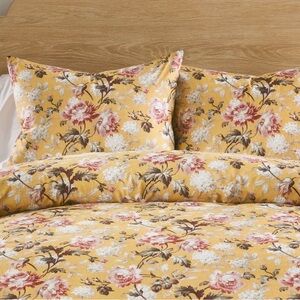 NWT Pottery Barn Ansley Duvet